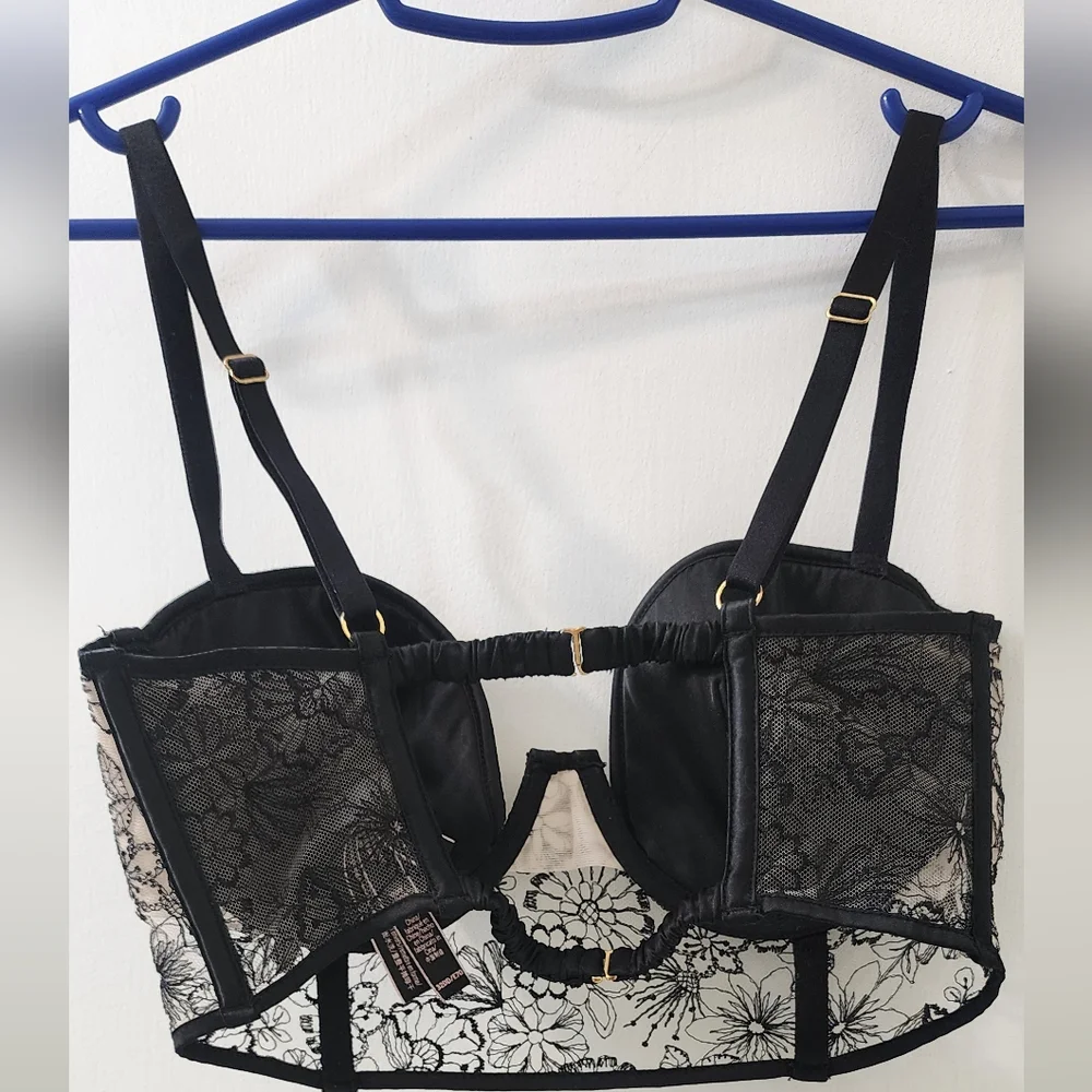 Elegant Black Lace Bustier‎